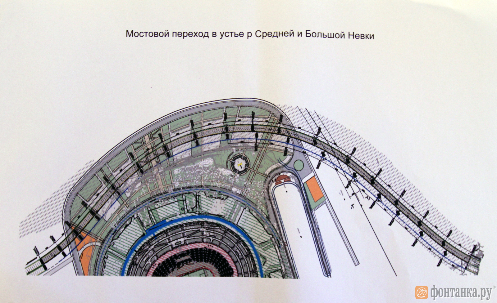 Мостовой переход в устье Средней и Большой Невки